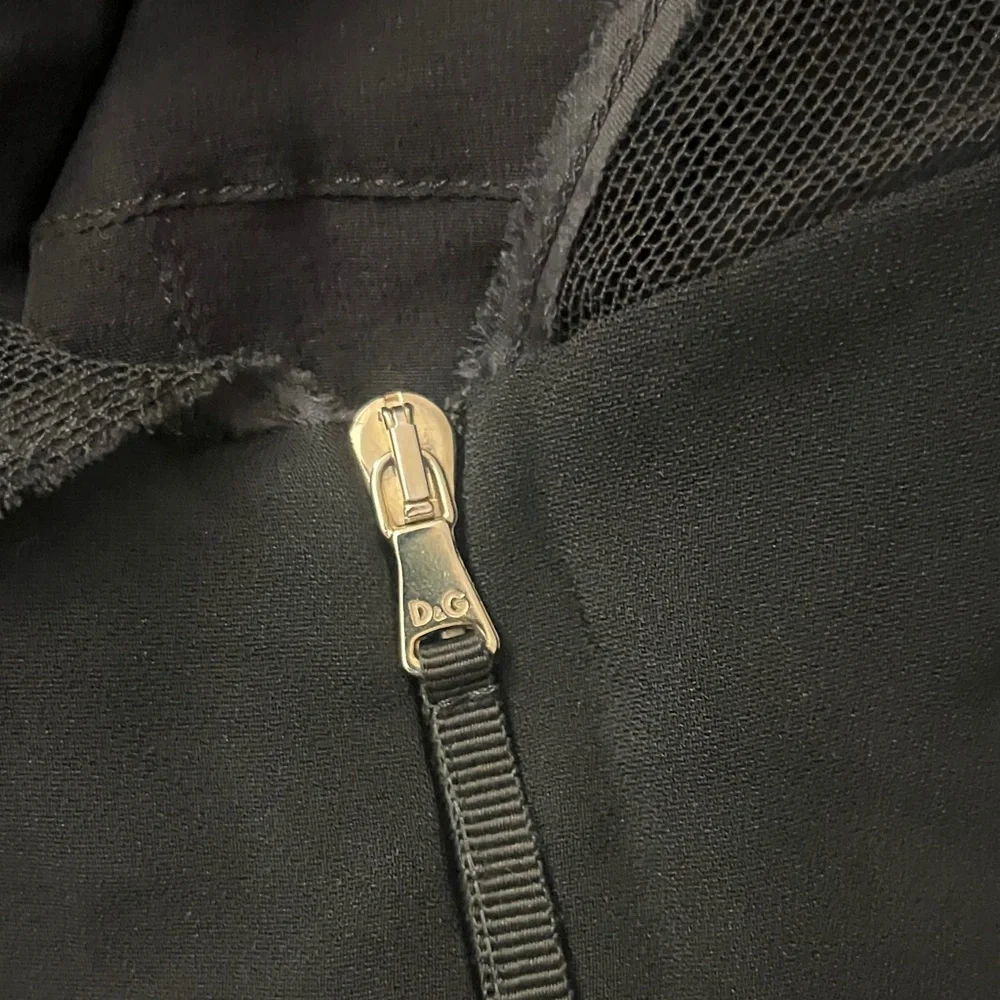 Elegant Black Dress with Sheer Neckline - Picture 3 of 3